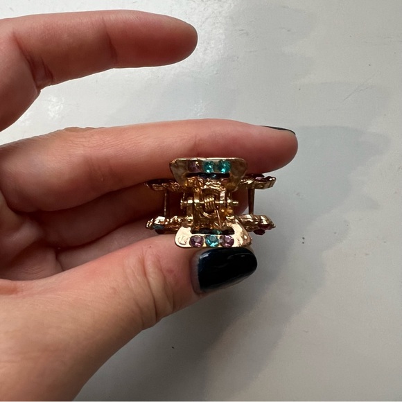 🌸Vintage ornate rose gold + rhinestone floral hair clip - Picture 5 of 8